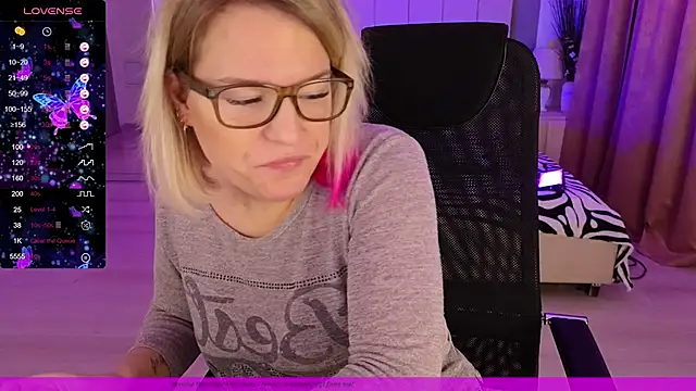 EVAshinyGIRL online show from 01-07-25, 07:42