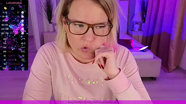 EVAshinyGIRL online show from 01-12-25, 11:39