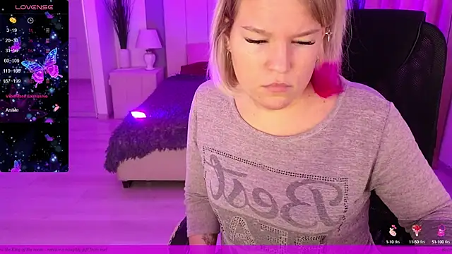 EVAshinyGIRL online show from 01-24-25, 07:51