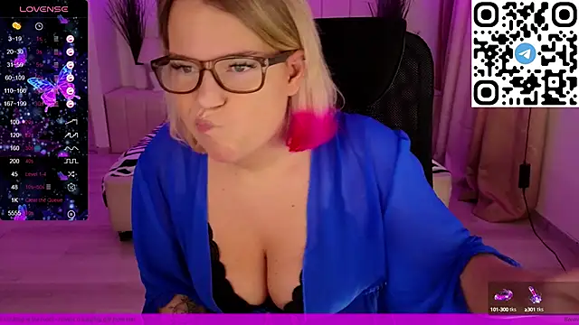 EVAshinyGIRL online show from 02-05-25, 10:51