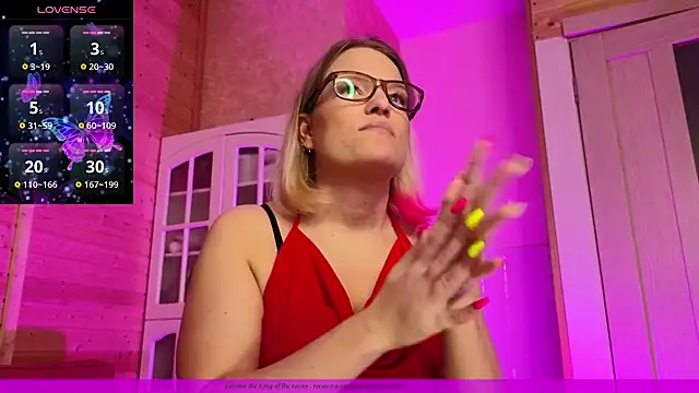 EVAshinyGIRL online show from 03-13-25, 11:30