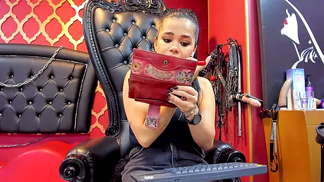 Mistressviictoria online show from 03-05-25, 11:06