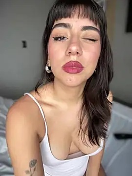 veronicaapink online show from 12-28-24, 06:50