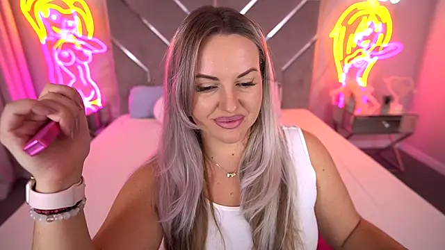 KiraCandyS online show from 10-15-25, 01:22