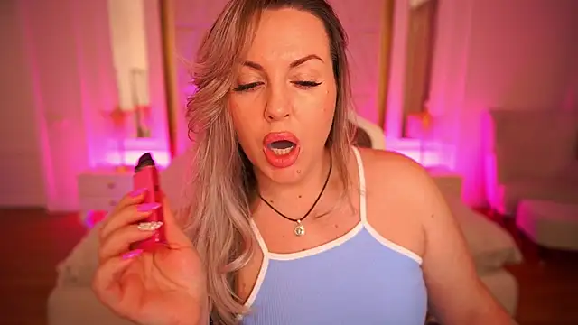 KiraCandyS online show from 02-08-26, 10:13