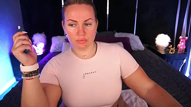 KiraCandyS online show from 07-04-26, 09:21
