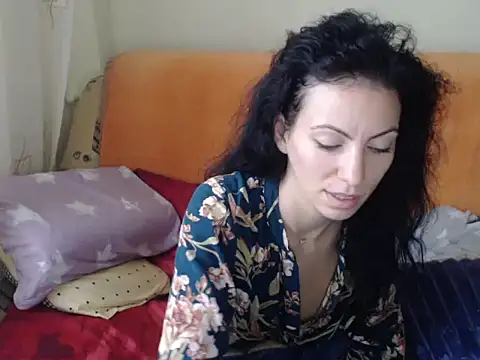 Emmatoo online show from 11-18-25, 07:02