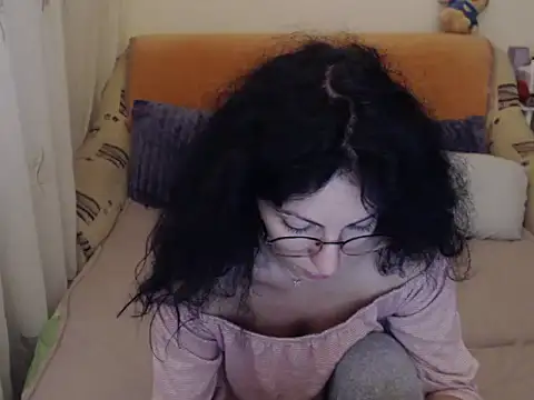 Emmatoo online show from 11-26-25, 02:07