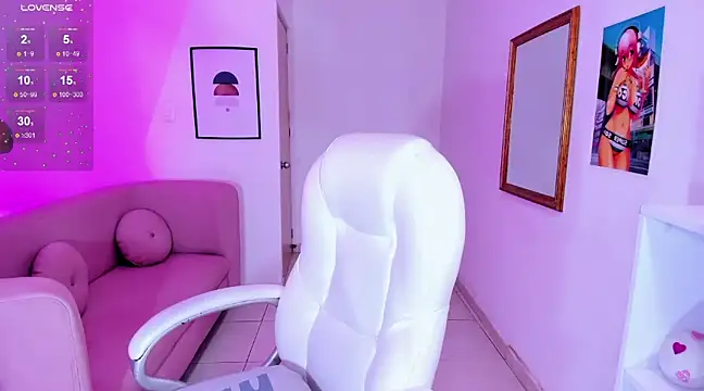 Snapshot of Angel_black_19 chatting on 01-04-25, 01:53 Angel black 19 online show from 01-04-25, 01:53