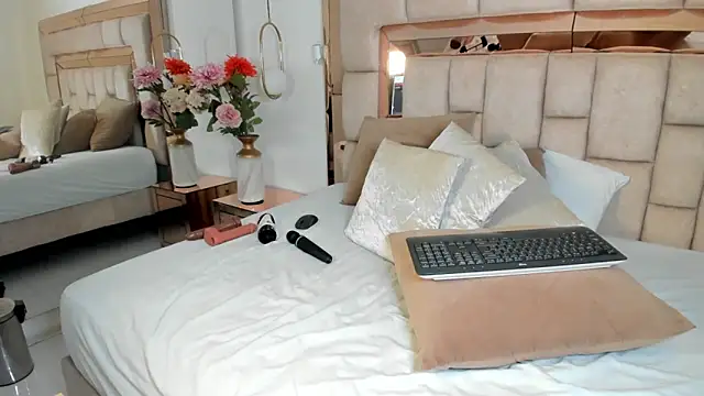 sofia samuels online show from 05-31-26, 06:53