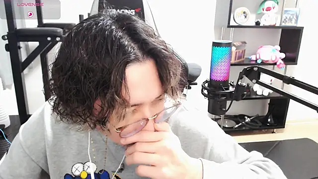 Snapshot of Shizukuu chatting on 03-16-25, 03:50 Shizukuu online show from 03-16-25, 03:50