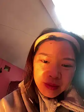 Hellen 111 online show from 12-23-24, 06:11