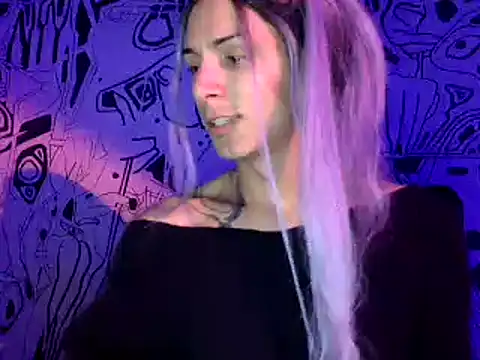 Snapshot of Thematrioshkaoficial24 chatting on 01-08-25, 01:11 Thematrioshkaoficial24 online show from 01-08-25, 01:11