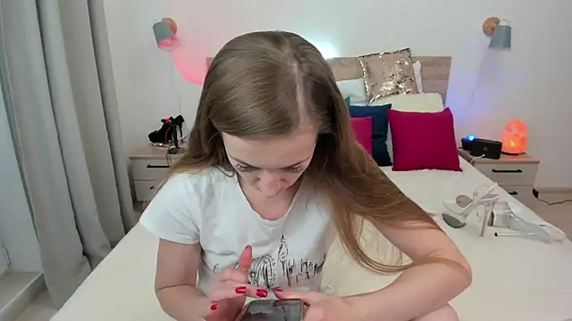 KateRedgar online show from 10-26-25, 01:17