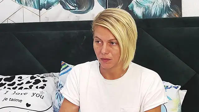 tanyagrey online show from 09-26-25, 07:12