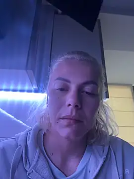 Snapshot of tanyagrey chatting on 05-28-26, 06:00 tanyagrey online show from 05-28-26, 06:00