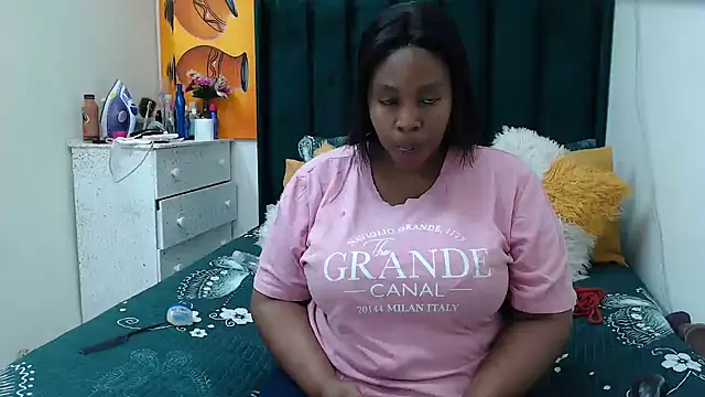 Snapshot of GaggingQueenxx chatting on 10-20-25, 10:27 GaggingQueenxx online show from 10-20-25, 10:27