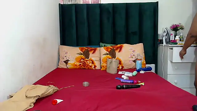 Snapshot of GaggingQueenxx chatting on 12-03-25, 11:08 GaggingQueenxx online show from 12-03-25, 11:08