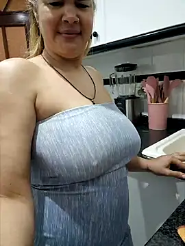 Snapshot of lamorbosa37 chatting on 02-05-25, 06:37 lamorbosa37 online show from 02-05-25, 06:37