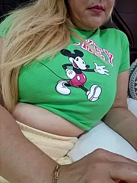 Snapshot of lamorbosa37 chatting on 03-14-25, 05:57 lamorbosa37 online show from 03-14-25, 05:57