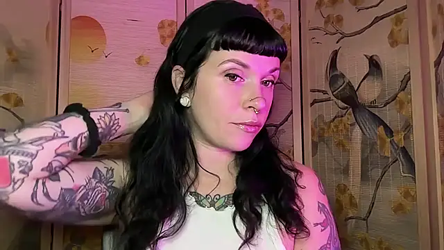 Snapshot of Marcelinegoddess chatting on 05-01-26, 03:33 Marcelinegoddess online show from 05-01-26, 03:33
