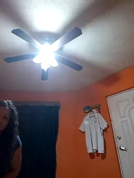 miicheele32 online show from 10-15-25, 07:52