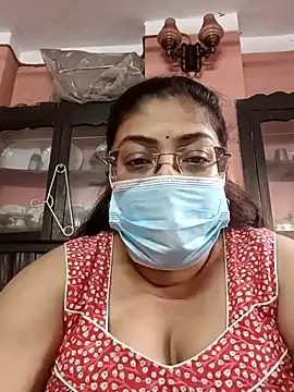 Snapshot of LAVERNIYA_ chatting on 12-26-24, 10:37 LAVERNIYA  online show from 12-26-24, 10:37