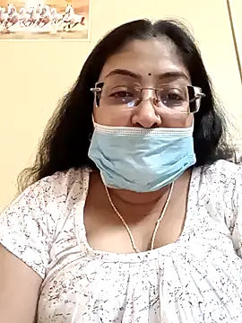 Snapshot of LAVERNIYA_ chatting on 02-08-25, 07:59 LAVERNIYA  online show from 02-08-25, 07:59