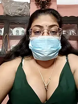 Snapshot of LAVERNIYA_ chatting on 02-13-25, 07:10 LAVERNIYA  online show from 02-13-25, 07:10