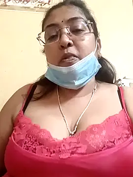 Snapshot of LAVERNIYA_ chatting on 02-15-25, 02:33 LAVERNIYA  online show from 02-15-25, 02:33