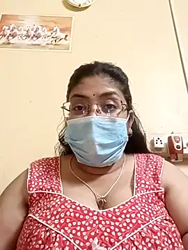 Snapshot of LAVERNIYA_ chatting on 03-02-25, 02:43 LAVERNIYA  online show from 03-02-25, 02:43