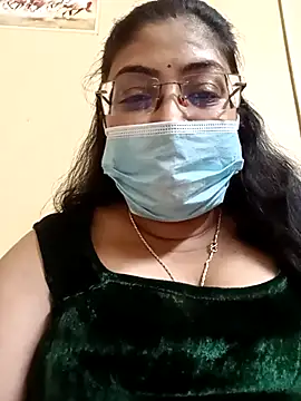 Snapshot of LAVERNIYA_ chatting on 03-05-25, 12:00 LAVERNIYA  online show from 03-05-25, 12:00