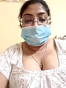 Snapshot of LAVERNIYA_ chatting on 03-05-25, 03:07 LAVERNIYA  online show from 03-05-25, 03:07