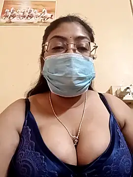 Snapshot of LAVERNIYA_ chatting on 03-07-25, 05:08 LAVERNIYA  online show from 03-07-25, 05:08