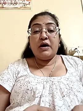 Snapshot of LAVERNIYA_ chatting on 03-07-25, 10:13 LAVERNIYA  online show from 03-07-25, 10:13