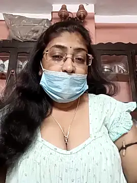 Snapshot of LAVERNIYA_ chatting on 03-22-25, 10:28 LAVERNIYA  online show from 03-22-25, 10:28