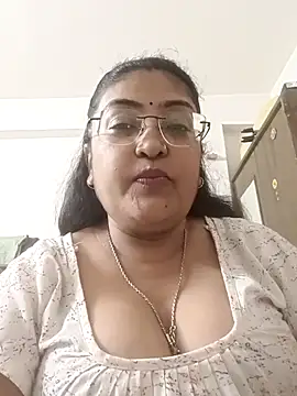 Snapshot of LAVERNIYA_ chatting on 09-09-25, 12:37 LAVERNIYA  online show from 09-09-25, 12:37