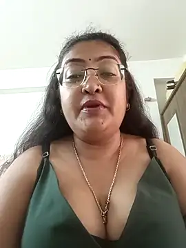 Snapshot of LAVERNIYA_ chatting on 09-10-25, 05:51 LAVERNIYA  online show from 09-10-25, 05:51