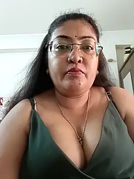 Snapshot of LAVERNIYA_ chatting on 09-13-25, 05:07 LAVERNIYA  online show from 09-13-25, 05:07