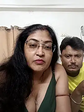 Snapshot of LAVERNIYA_ chatting on 09-18-25, 11:45 LAVERNIYA  online show from 09-18-25, 11:45