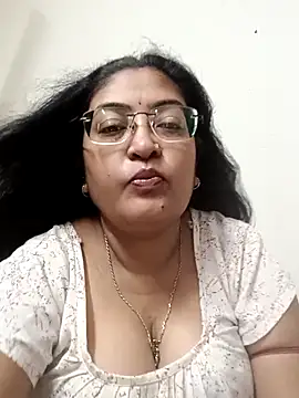 Snapshot of LAVERNIYA_ chatting on 09-19-25, 03:30 LAVERNIYA  online show from 09-19-25, 03:30