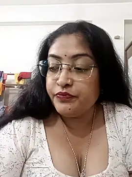 Snapshot of LAVERNIYA_ chatting on 09-23-25, 10:18 LAVERNIYA  online show from 09-23-25, 10:18