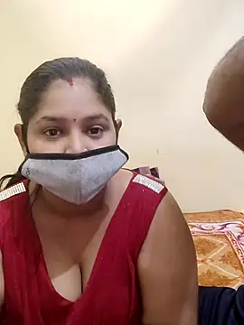 Snapshot of IND_COUPLE1 chatting on 03-20-26, 05:23 IND COUPLE1 online show from 03-20-26, 05:23