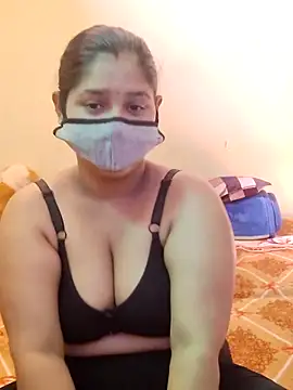 Snapshot of IND_COUPLE1 chatting on 03-29-26, 04:23 IND COUPLE1 online show from 03-29-26, 04:23