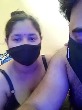 Snapshot of IND_COUPLE1 chatting on 05-02-26, 08:41 IND COUPLE1 online show from 05-02-26, 08:41