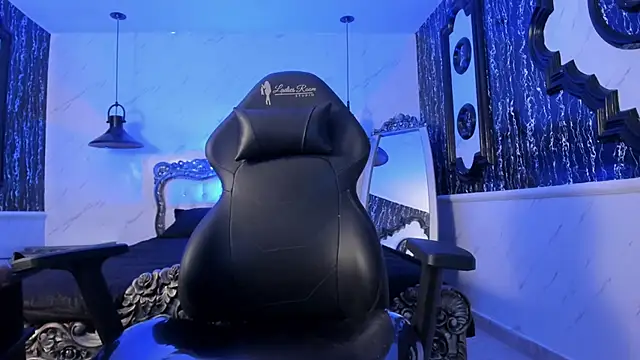 Snapshot of NAILAHARD chatting on 01-06-25, 04:02 NAILAHARD online show from 01-06-25, 04:02