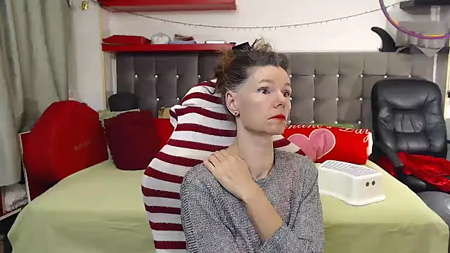 kellyterapy online show from 11-15-25, 04:10