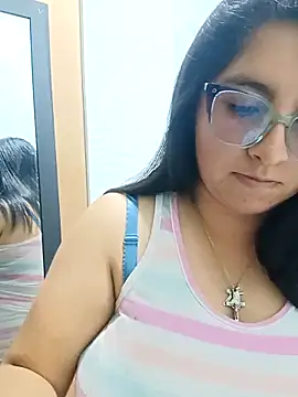  Angelinaandrade  online show from 10-30-25, 01:18