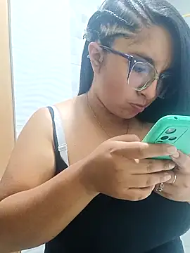  Angelinaandrade  online show from 12-23-25, 12:08