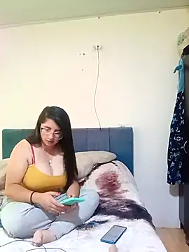  Angelinaandrade  online show from 01-13-26, 06:57